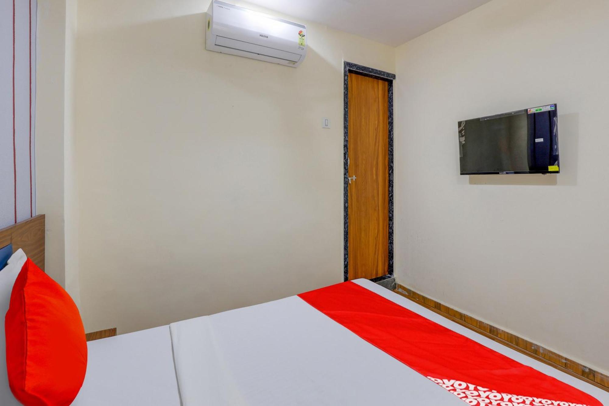 Hotel O Lotus Surat Eksteriør billede