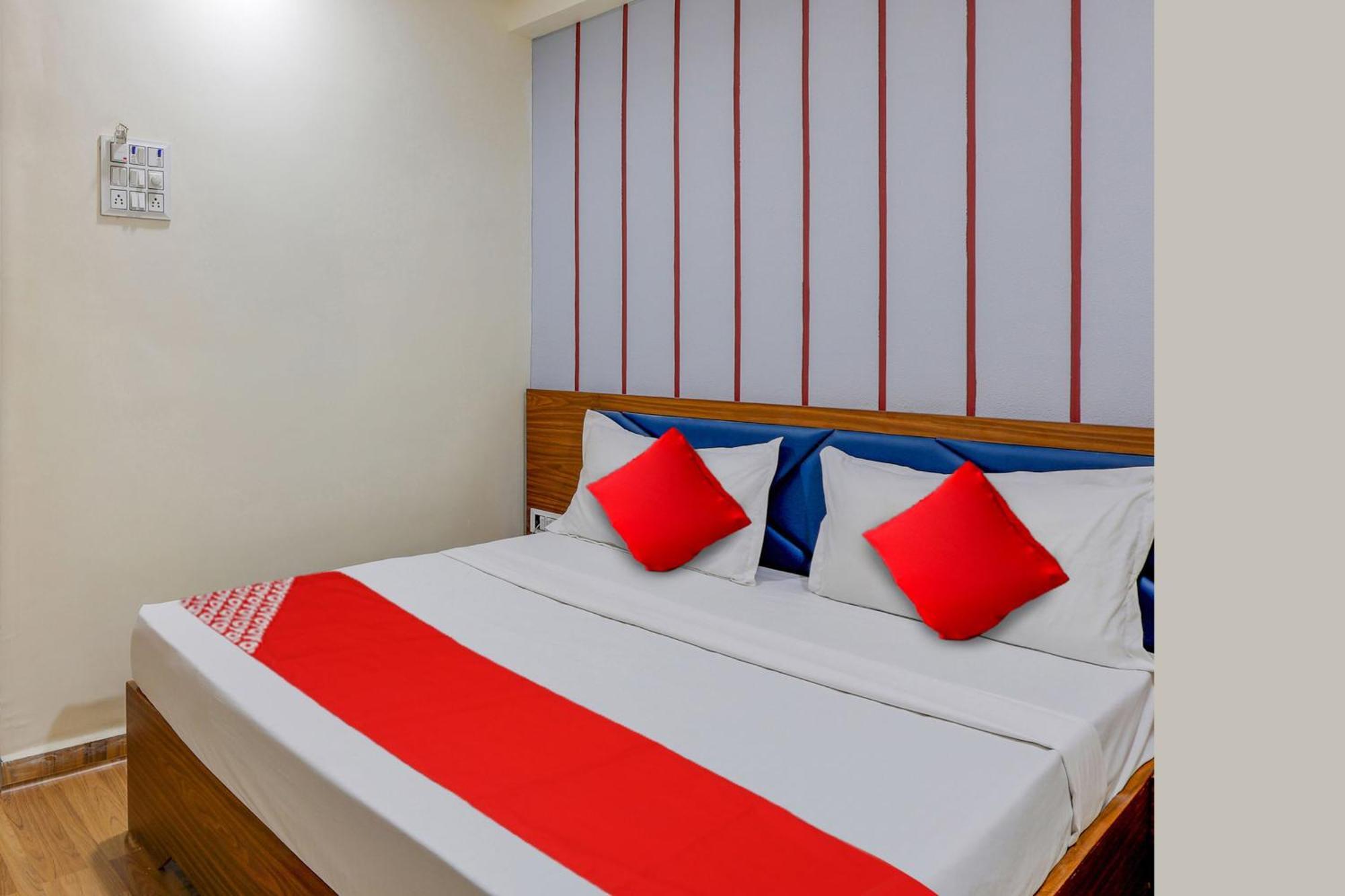 Hotel O Lotus Surat Eksteriør billede